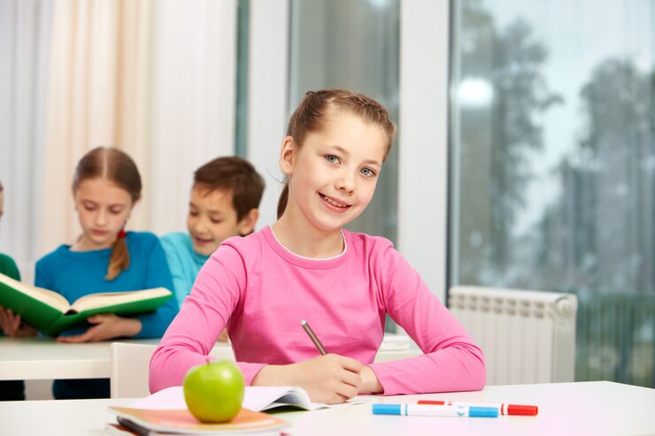 Pourquoi une Introduction Précoce à l'Écriture Cursive Bénéficie au Développement Cognitif des Enfants